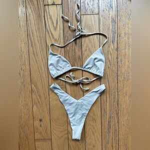 JOAH BROWN BEIGE NUDE STRING BIKINI TOP AND V CUT CHEEKY THONG BOTTOM S/XS